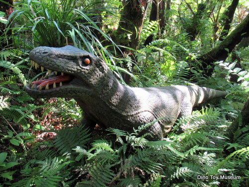 ＤＩＮＯ恐竜ＰＡＲＫ　やんばる亜熱帯の森　恐竜がいっぱい！