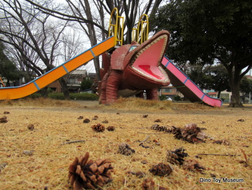 群馬県太田市の天神公園　ハイブリッド恐竜！