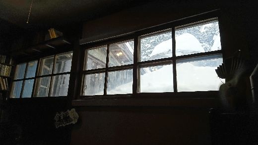 ５・窓の雪・縮小